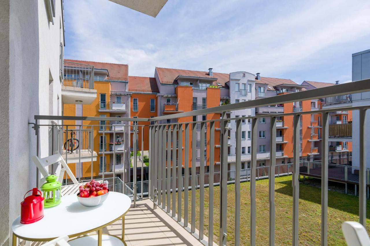 Sleepway Apartments- Garbary 100-46 Познан Екстериор снимка