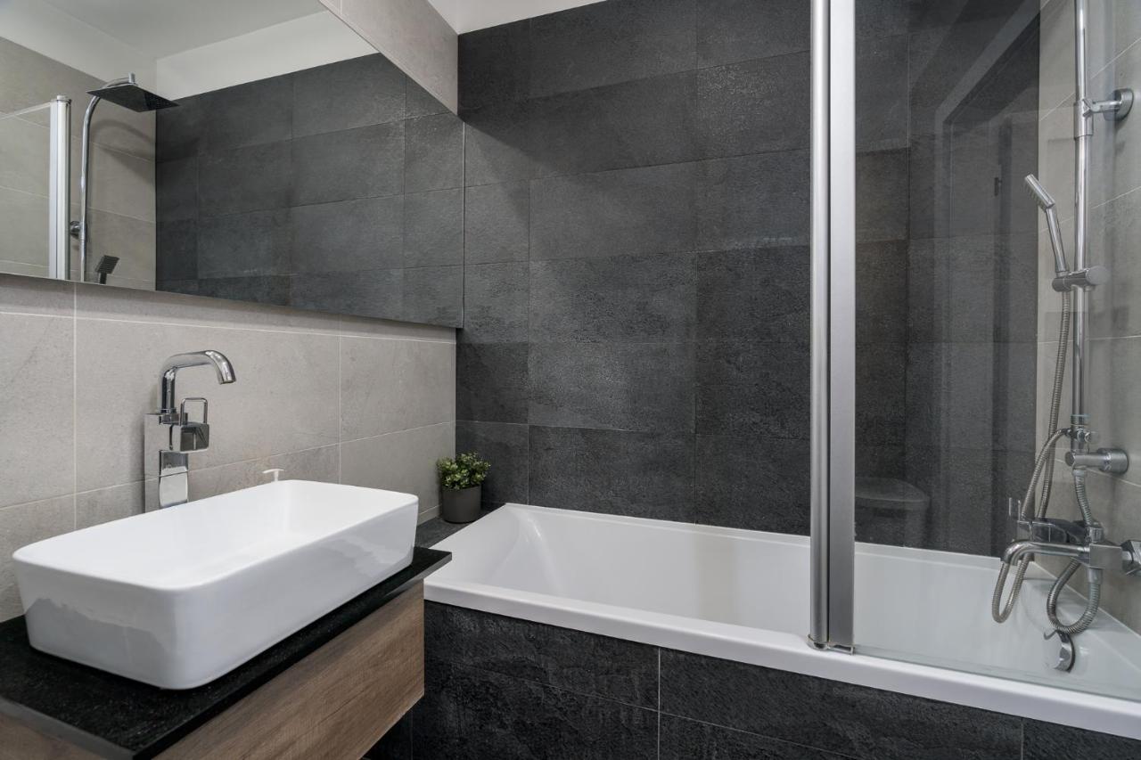 Sleepway Apartments- Garbary 100-46 Познан Екстериор снимка