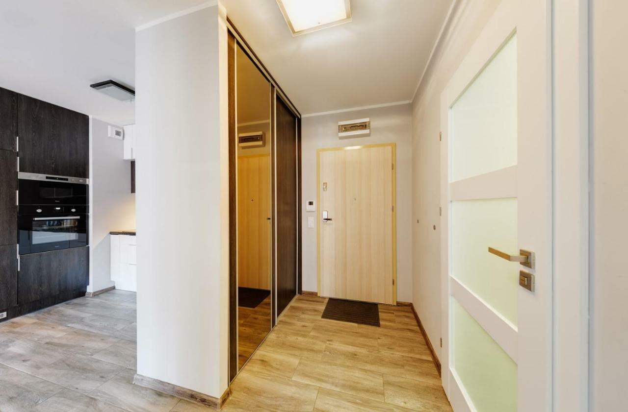 Sleepway Apartments- Garbary 100-46 Познан Екстериор снимка